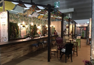 東京ビックサイトのジャパンテックス内で、「トレンドカフェ」の内装をデザイン