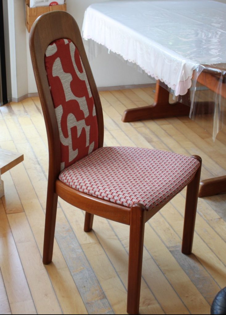 横浜市港南区の椅子の張り替え