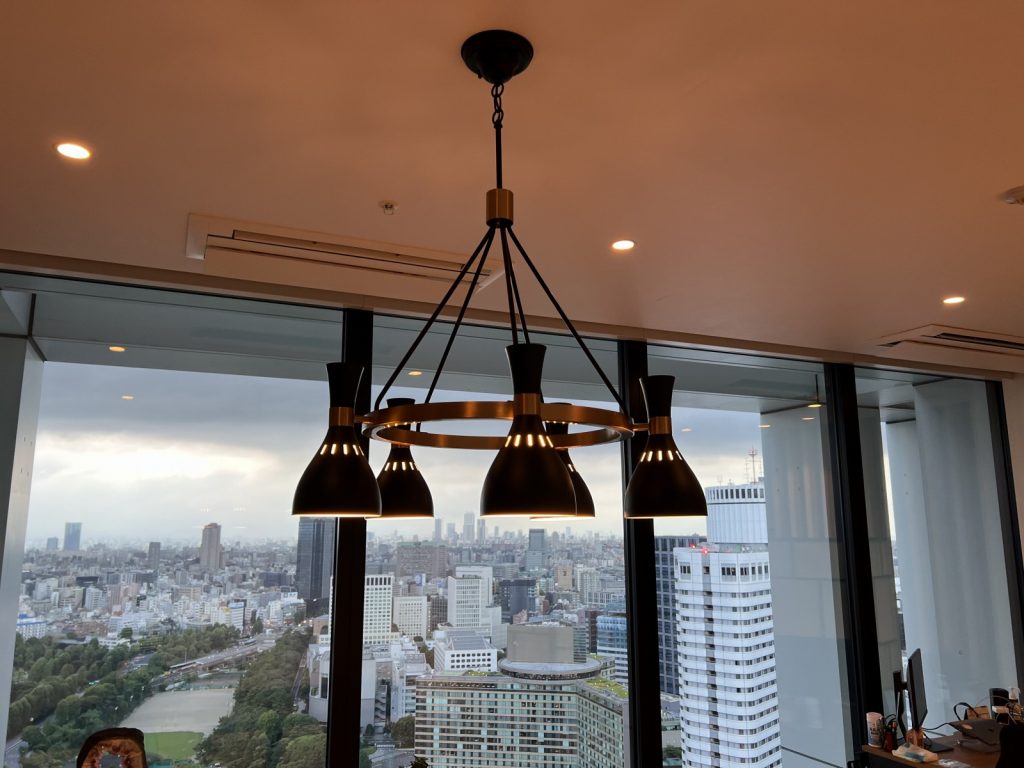 モダンなシャンデリア、港区赤坂