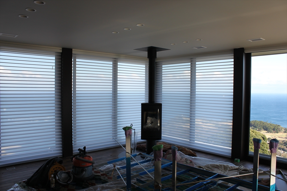 ハンターダグラス社のシルエットシェード