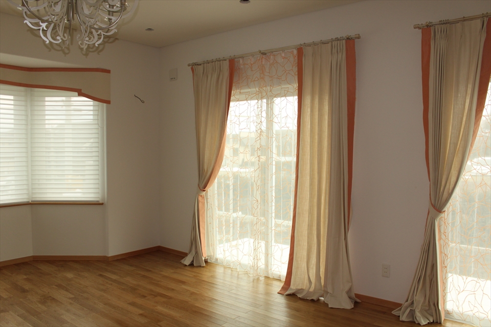 ヘム加工（縁取り）で挿し色を