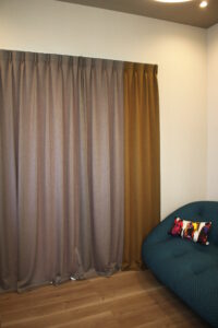 マスタードイエローのアクセント