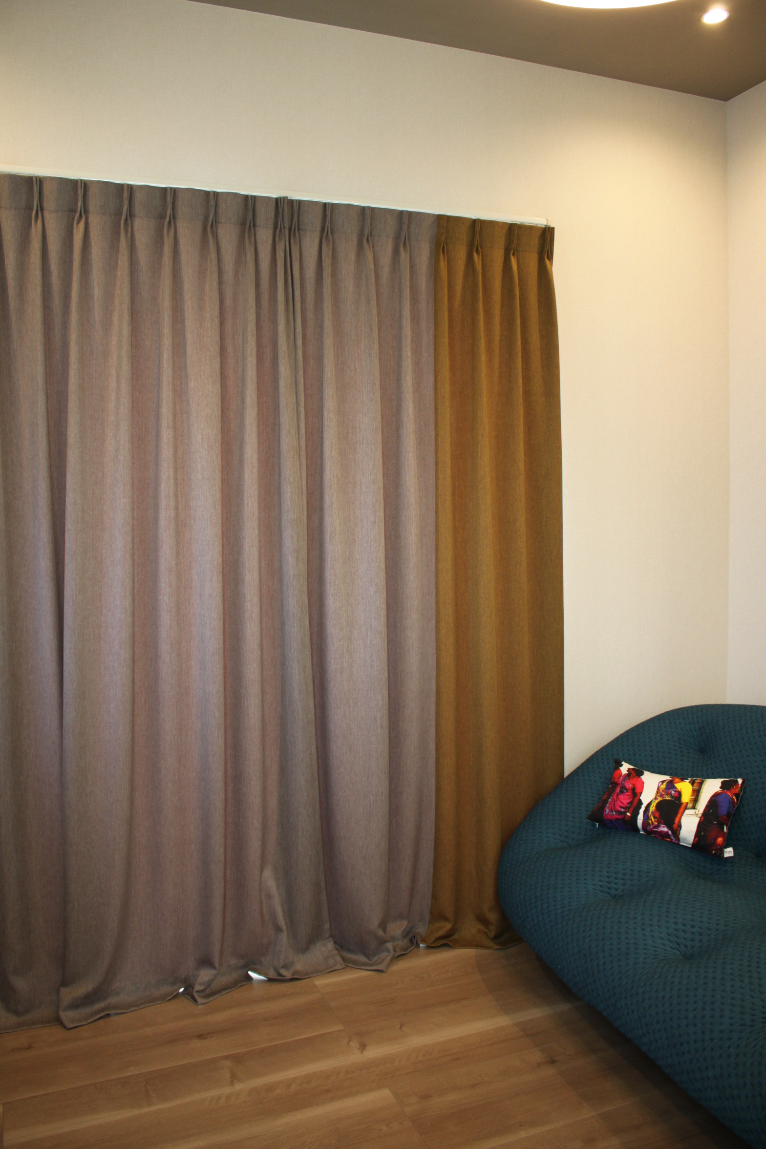 マスタードイエローのアクセント