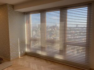 充電式のスクリーン