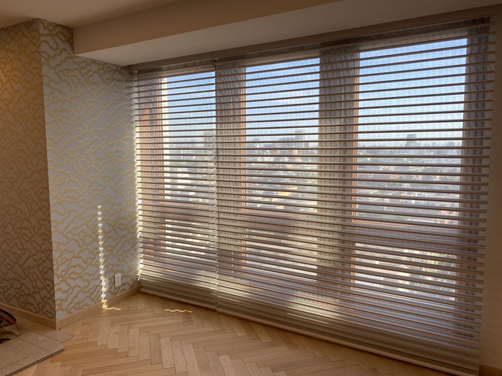 充電式のスクリーン