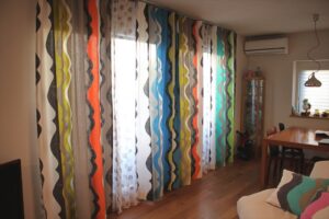 両引きの掃出し窓が２つ