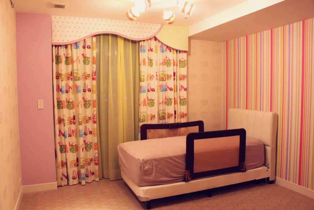 色と柄をとことん楽しむキュートなキッズルーム