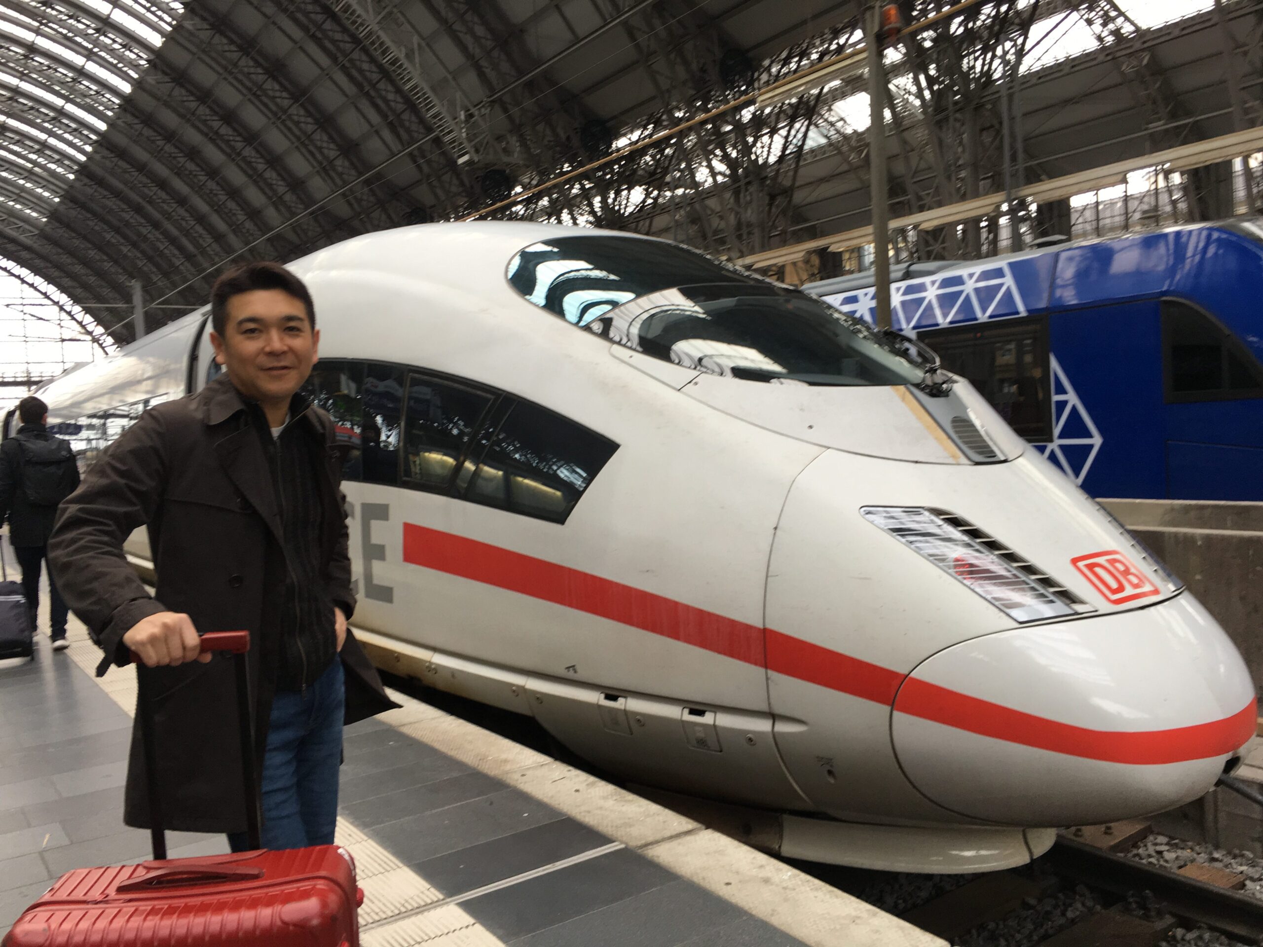 なぜ毎年ヨーロッパに行くのか？