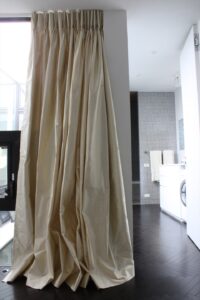 ブレーキングで出るシワもデザインの一つ