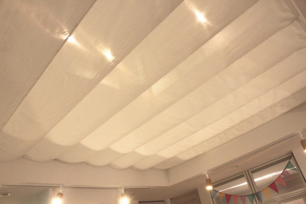 吹き抜けの間仕切り ーシェーディングシステムー