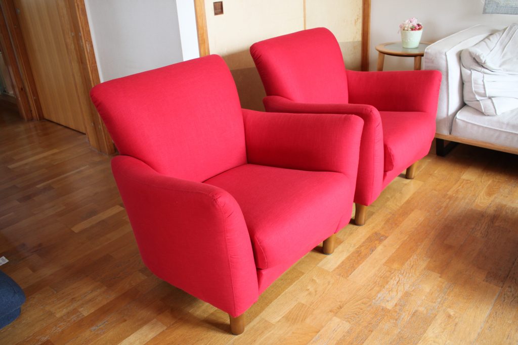 真っ赤なソファ