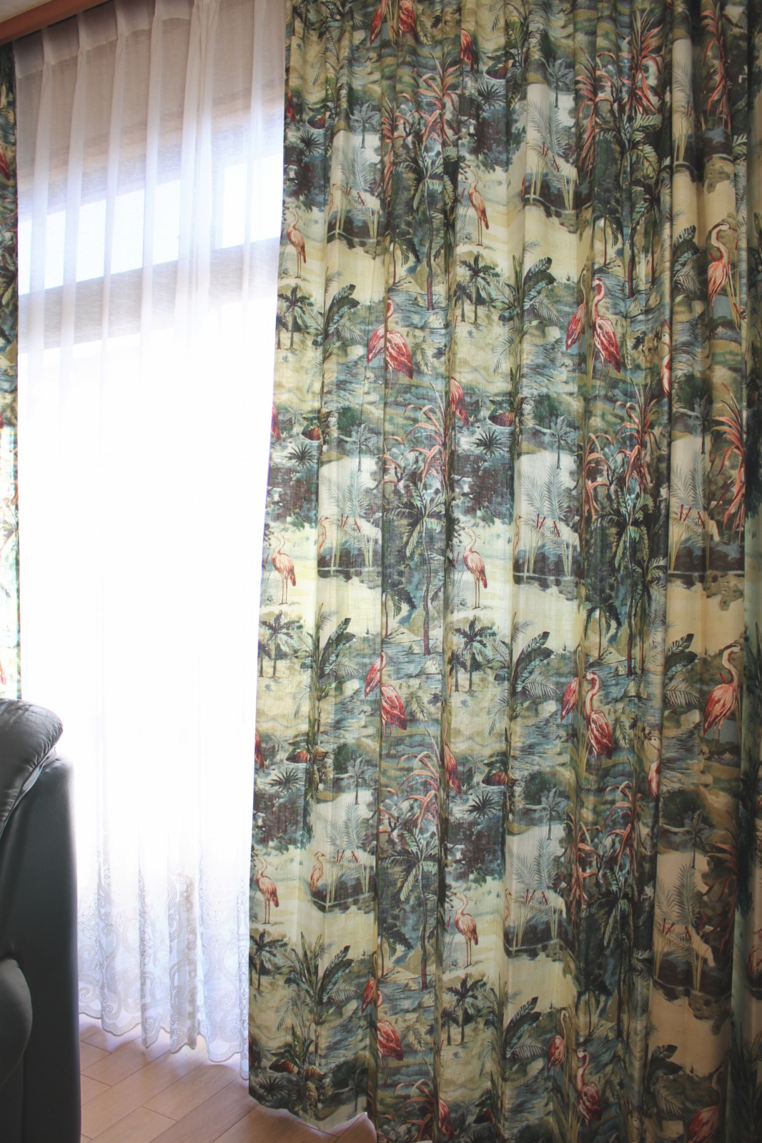 ランドスケープ柄のプリントカーテン