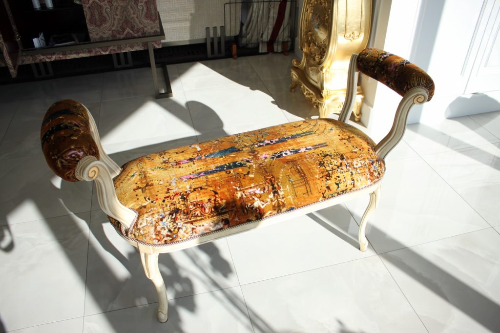 椅子張りにもアートを！