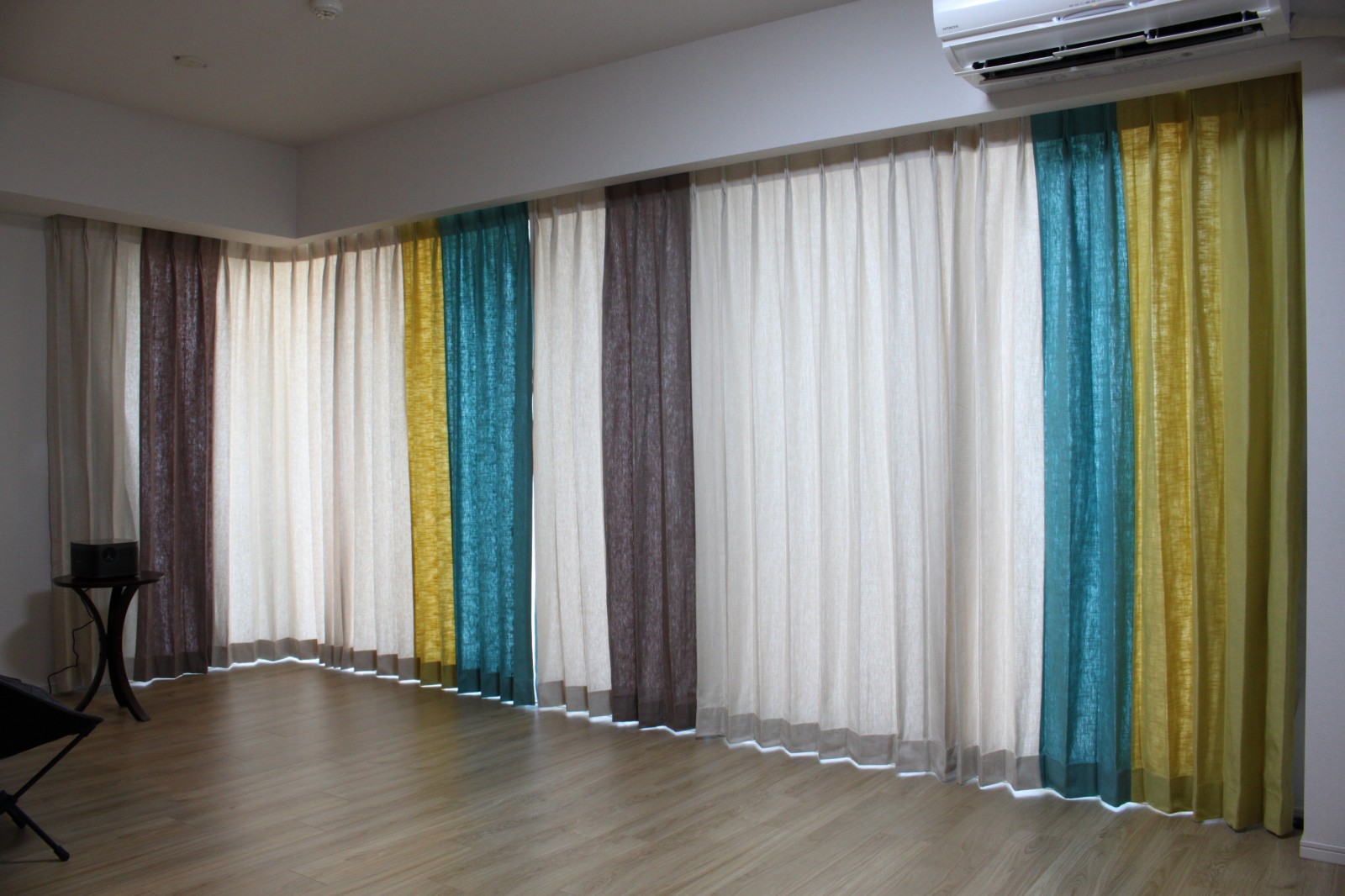 北欧風の切り返しカーテン