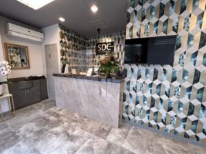 輸入壁紙で歯医者さんのデザイナーズリフォームー1