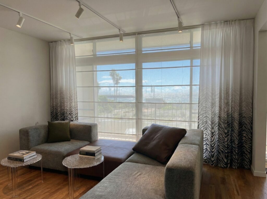 デジタルプリントのゼブラ柄のオーダーカーテン-藤沢市