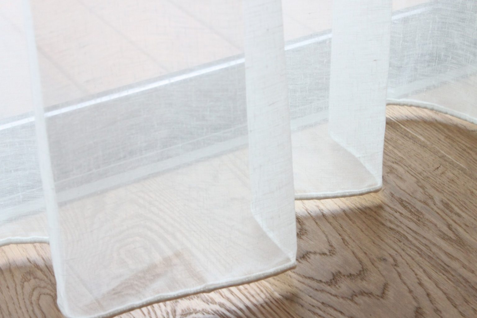 ２．レースカーテンの素材と特徴