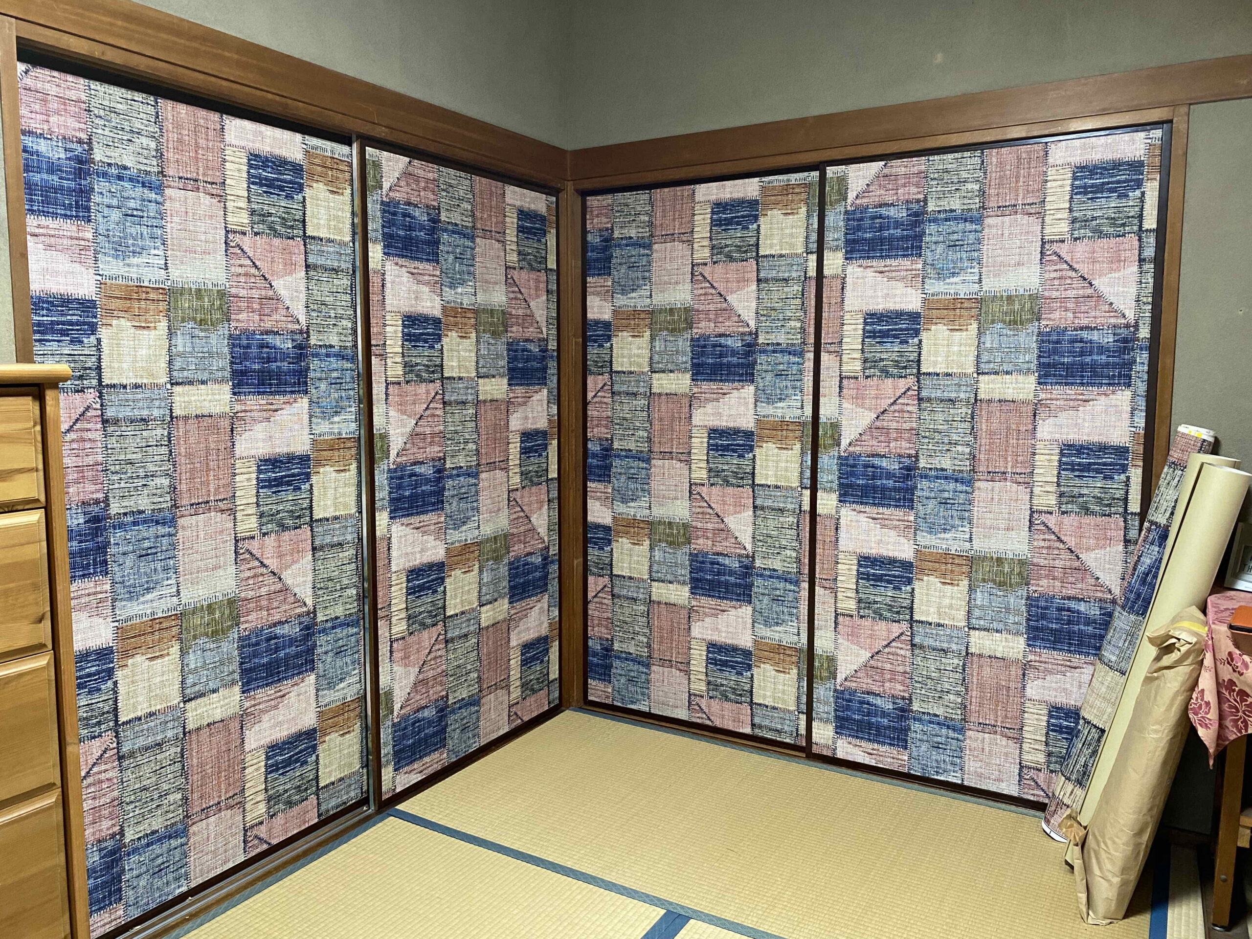 襖にも壁紙を