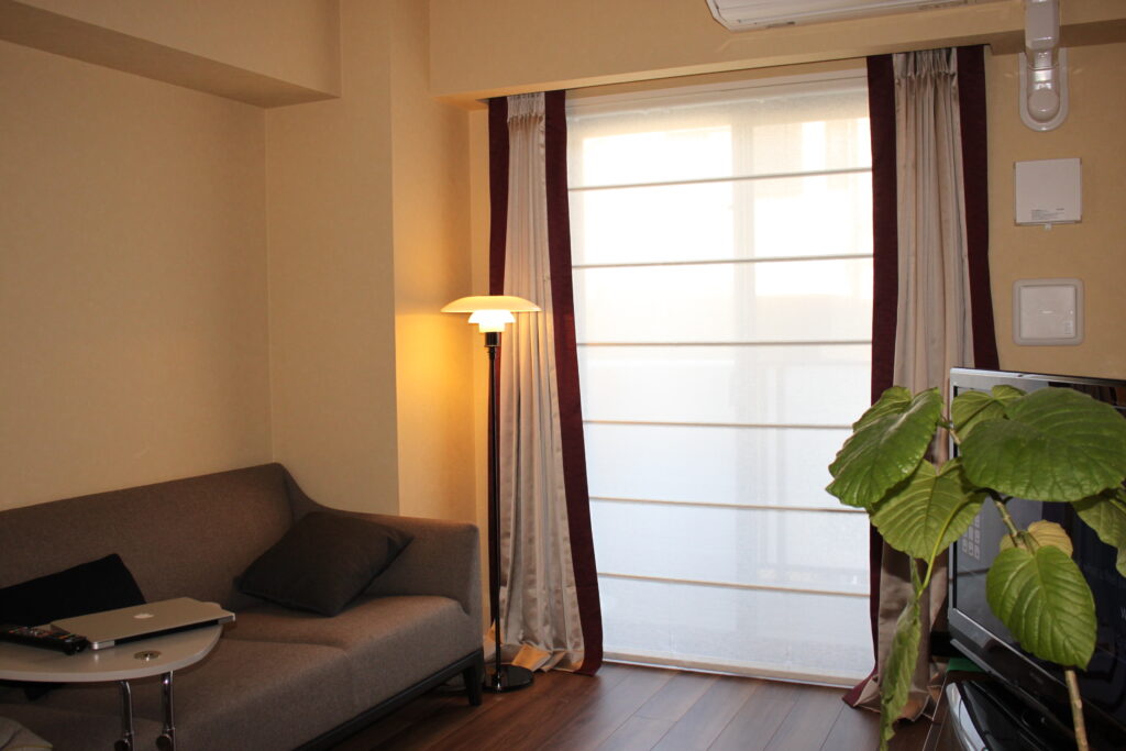 オーダーカーテンのヘム加工-縁取り