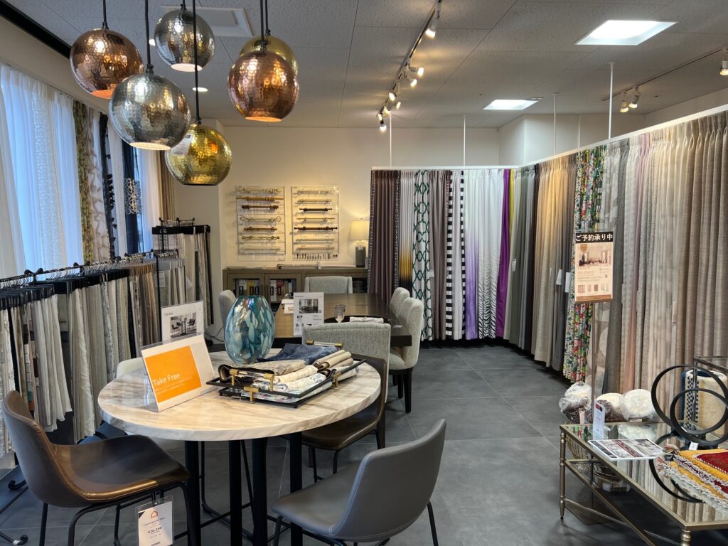 スタジオイーブンのカーテン