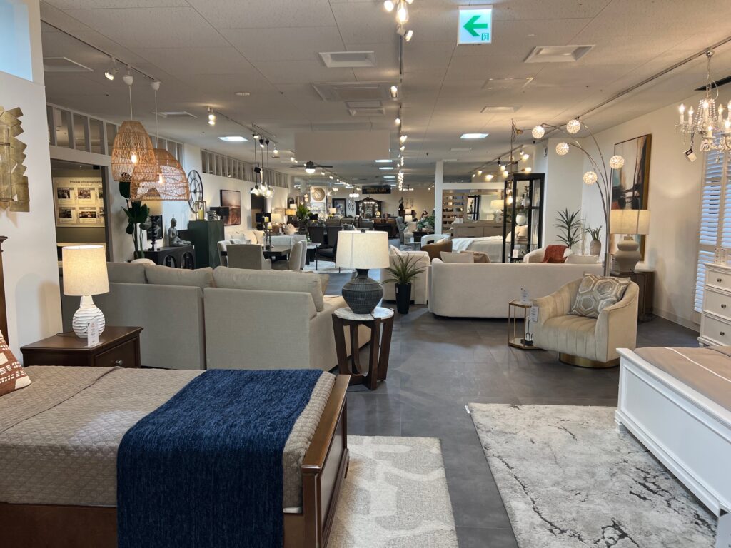 アシュレイ横浜の店内